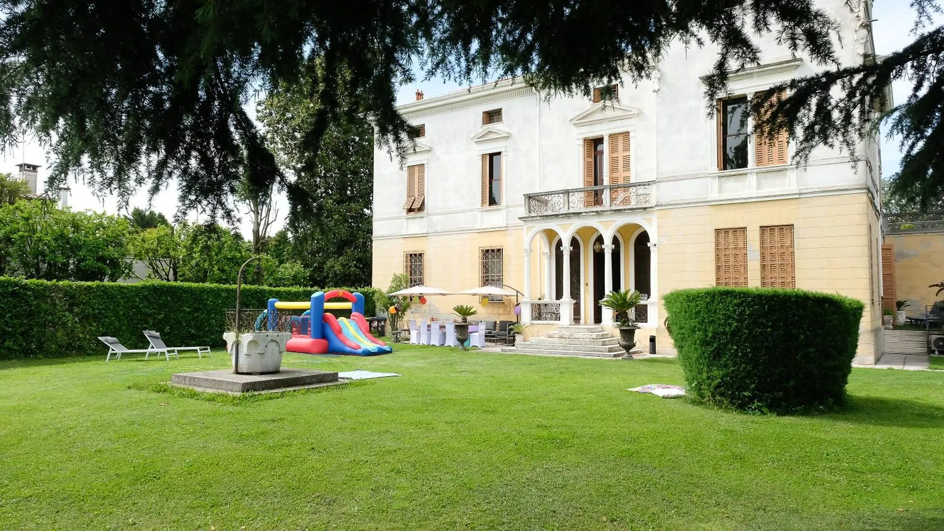 Apartment Villa Liberty Venezia -Jacuzzi And Gardens- Dimora Storica A Soli 20Km Da Venezia Mira Italy
