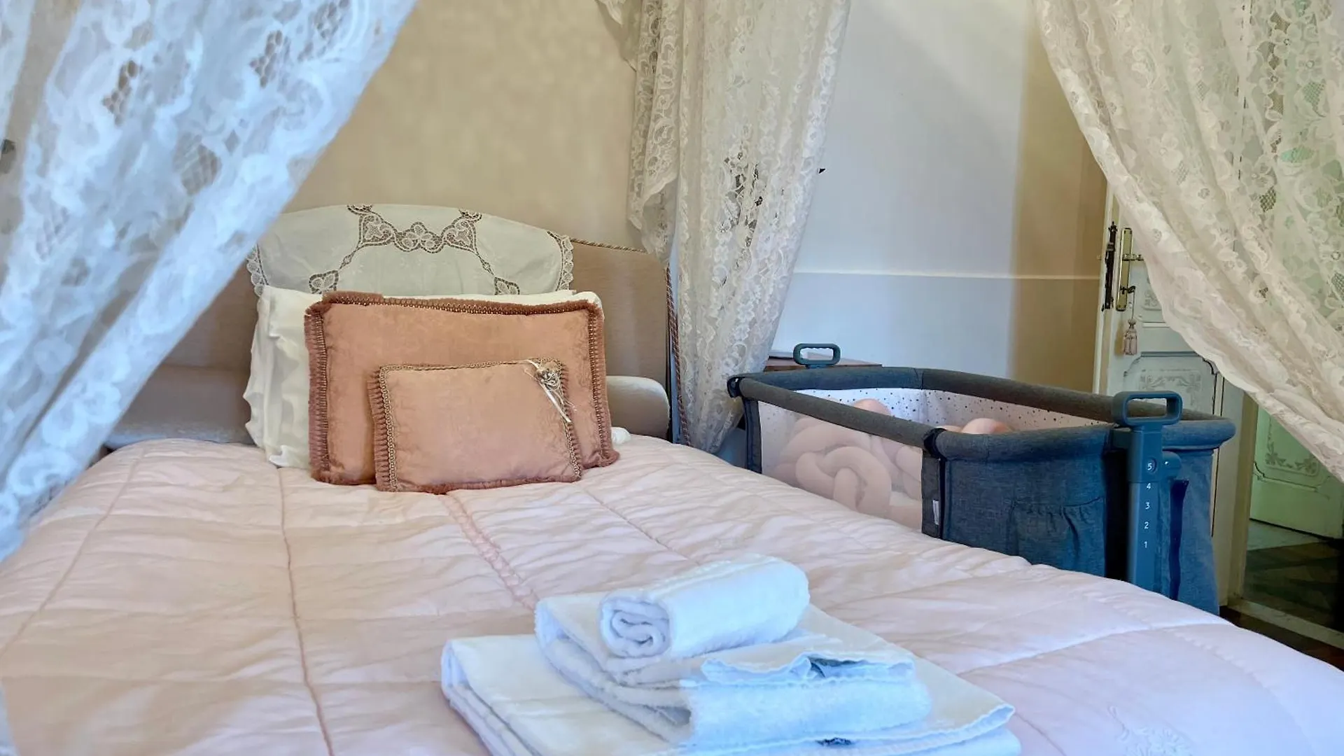 Apartment Villa Liberty Venezia -Jacuzzi And Gardens- Dimora Storica A Soli 20Km Da Venezia Mira Italy