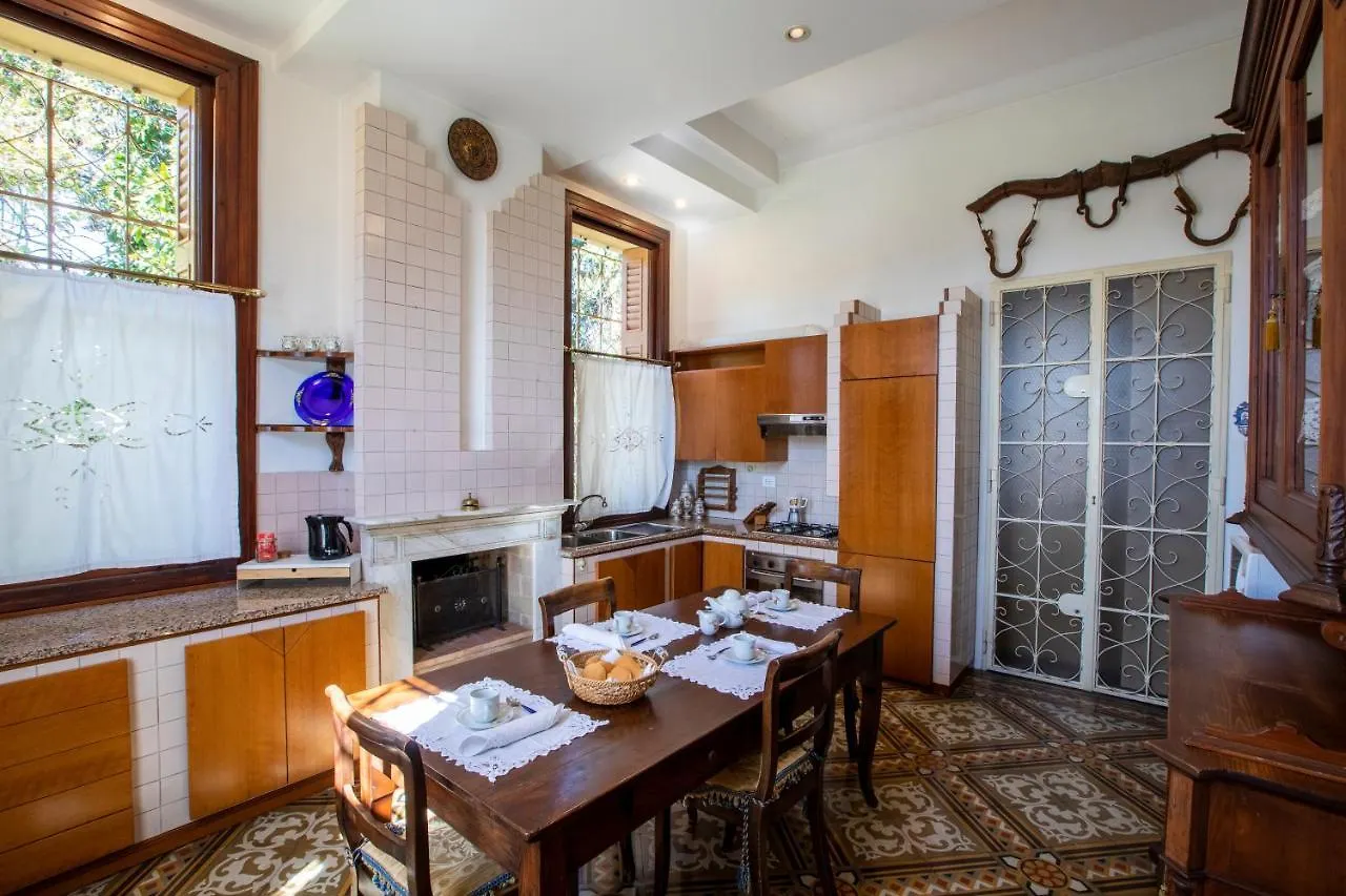 Appartamento Villa Liberty Venezia -Jacuzzi And Gardens- Dimora Storica A Soli 20Km Da Venezia Mira Italia
