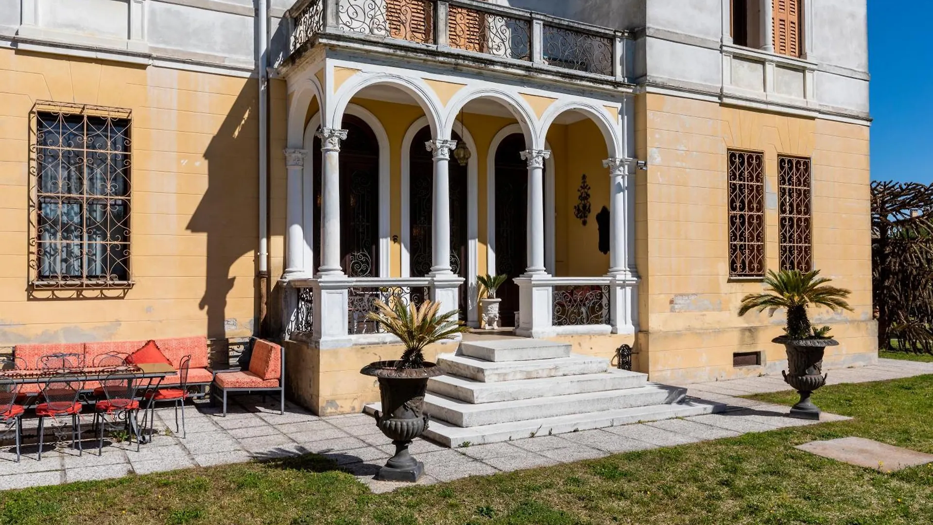 Villa Liberty Venezia -Jacuzzi And Gardens- Dimora Storica A Soli 20Km Da Venezia Mira Italia