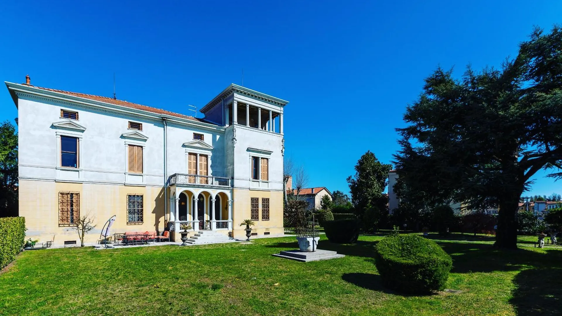 Villa Liberty Venezia -Jacuzzi And Gardens- Dimora Storica A Soli 20Km Da Venezia Mira