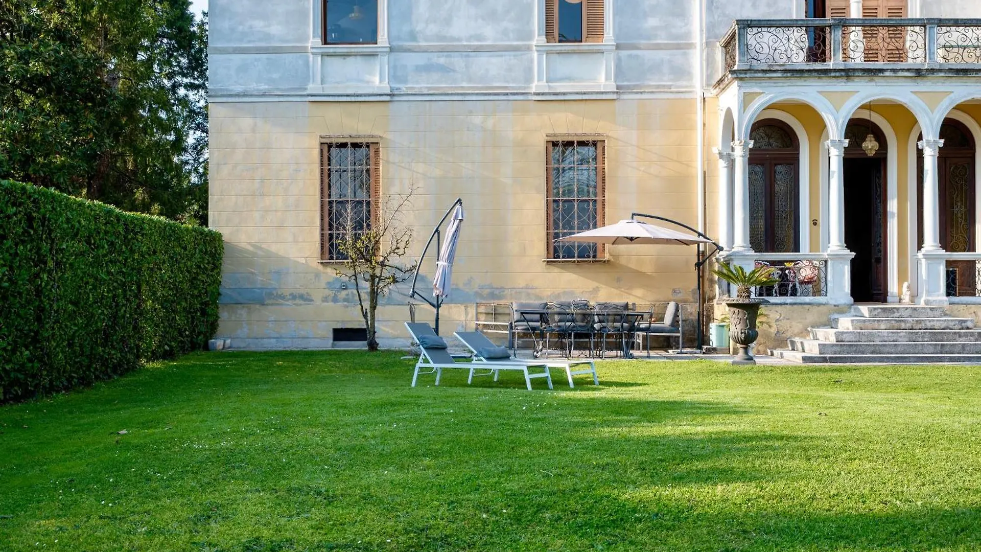 Villa Liberty Venezia -Jacuzzi And Gardens- Dimora Storica A Soli 20Km Da Venezia Mira Appartamento